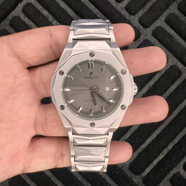 Hublot Cut - Image 3