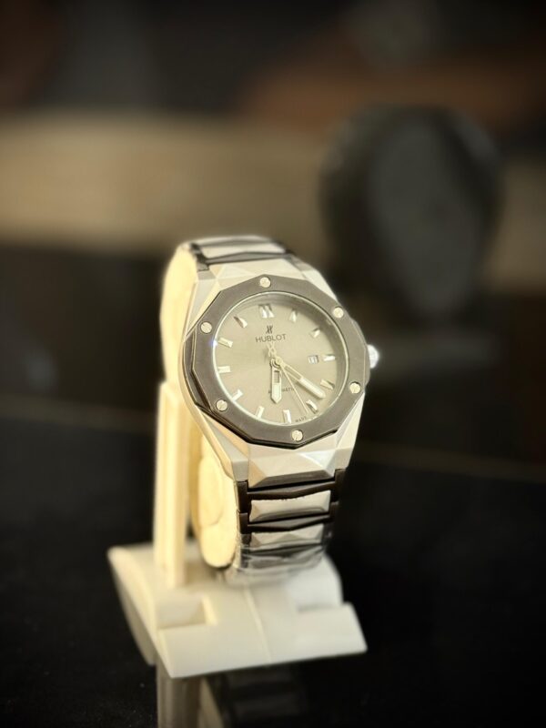 Hublot Cut - Image 5