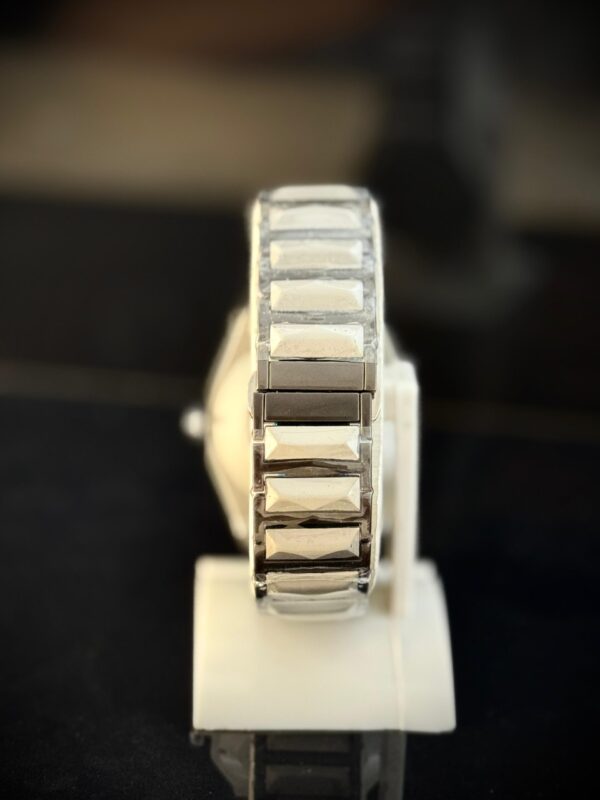 Hublot Cut - Image 6